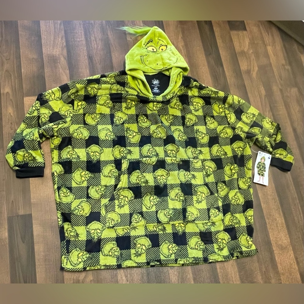 The grinch
Green and Black Pajama Bottoms for Cozy Comfort - Picture 1 of 5